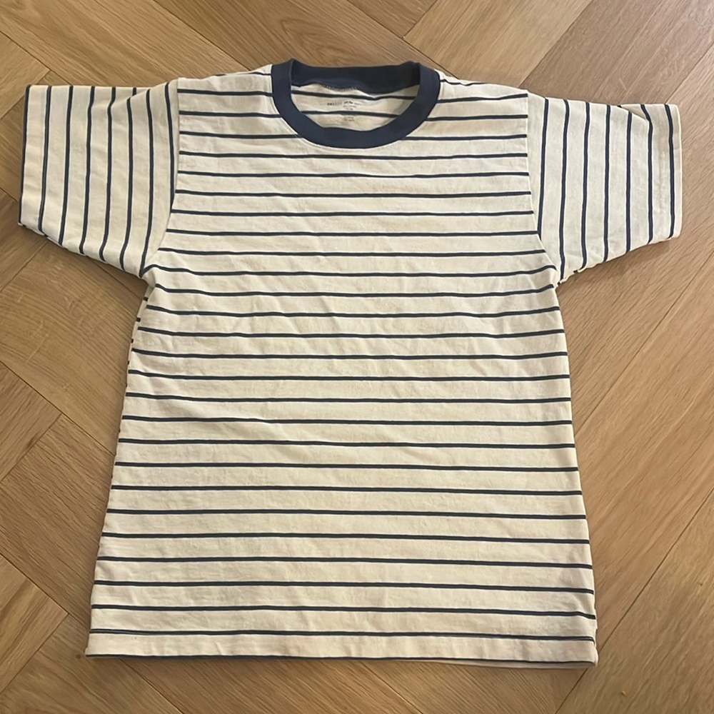 Navy spripe t shirt